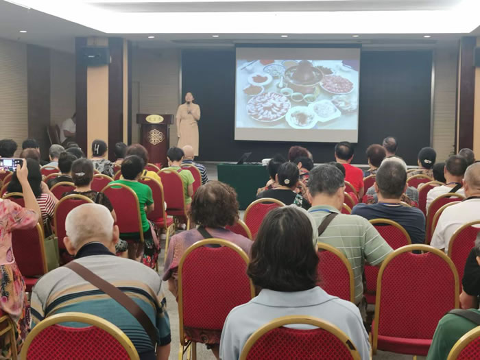 綿陽中旅行假日旅行社舉行胡楊林、南疆專列推薦會(huì)